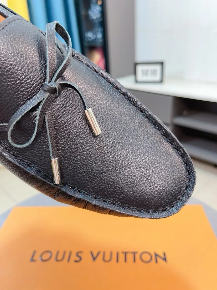 Men's men's shoes💰400🌹🌹[LV Louis Vuitton] New men's beanie shoes💝💝.. Top-grade imported cowhide embossed➕Comfortable leather lining. It is extremely skin-friendly and comfortable, feels very delicate, and the shape is very correct! Perfectly reflects the three-dimensional sense, code number: 38-44